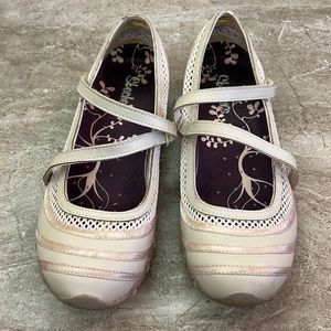 Sketchers cross strap flats. Fabric and mesh uppers, rubbery soles